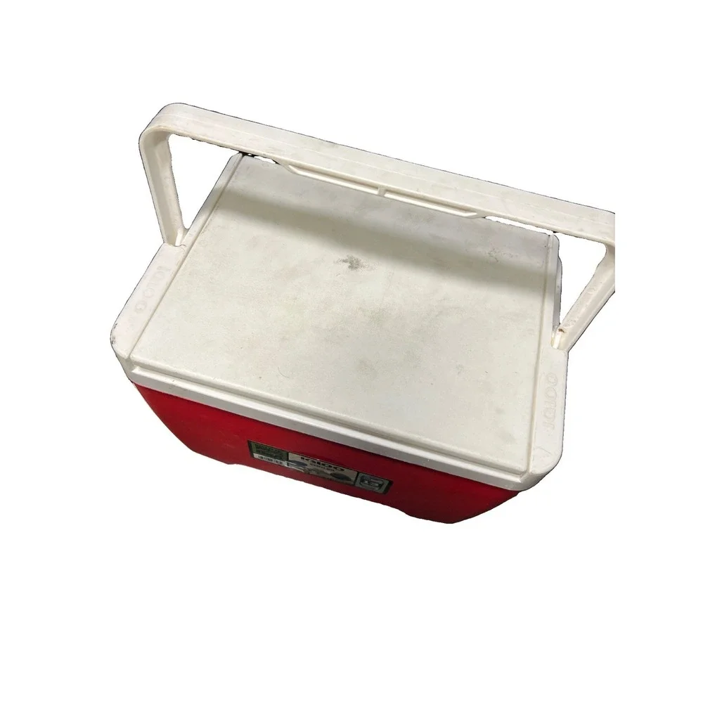 Igloo Laguna 9-Quart Hard Cooler Red & White 13 Twelve-Ounce Cans Cool Riser USA